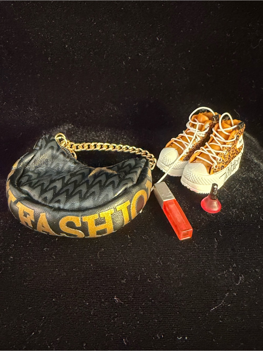 Zuru Mini Brand Fashions Series 4 Bag Set Black and Brown Leopard Print High Top